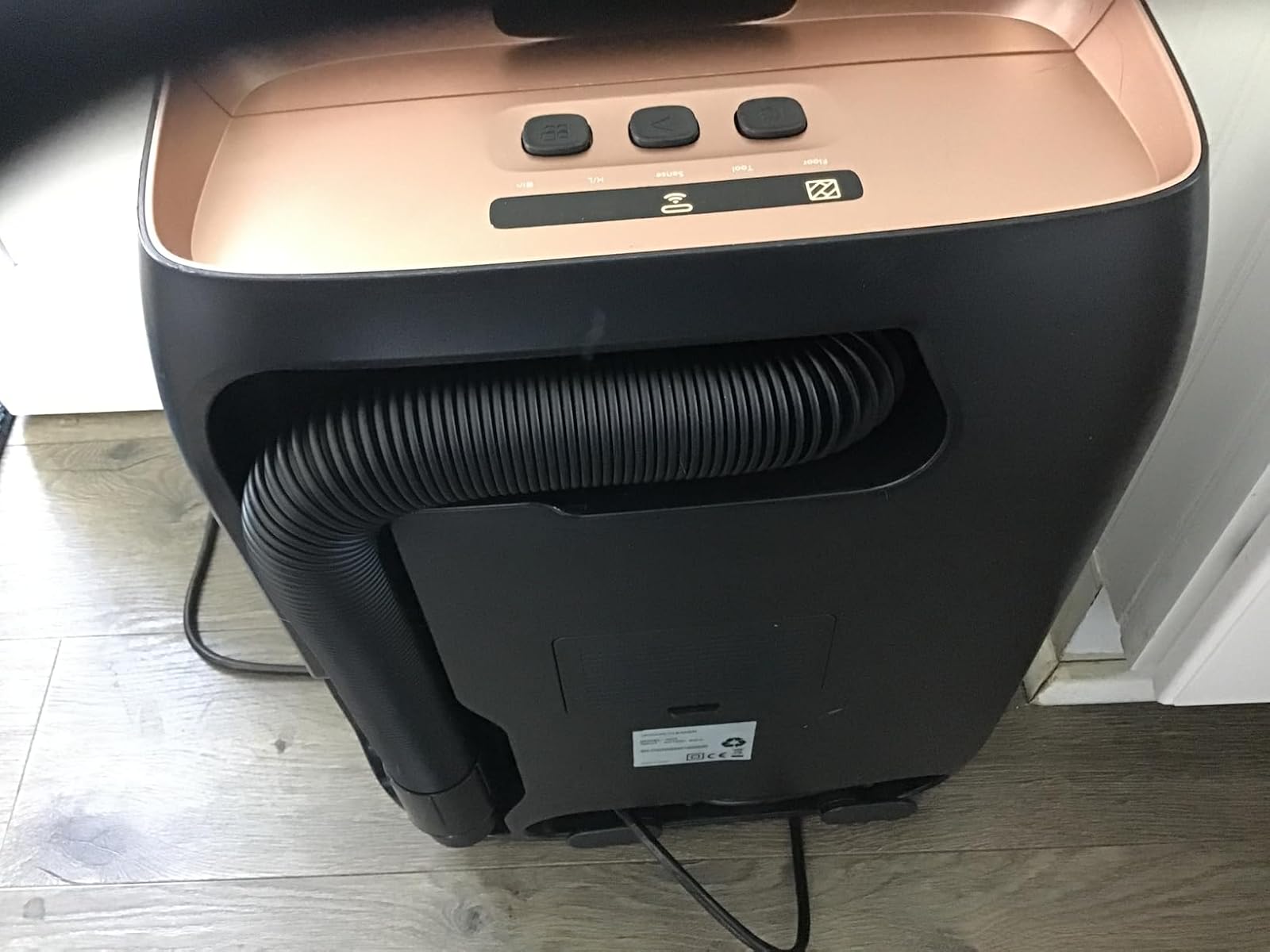 Touchless Vacuum & Dustpan