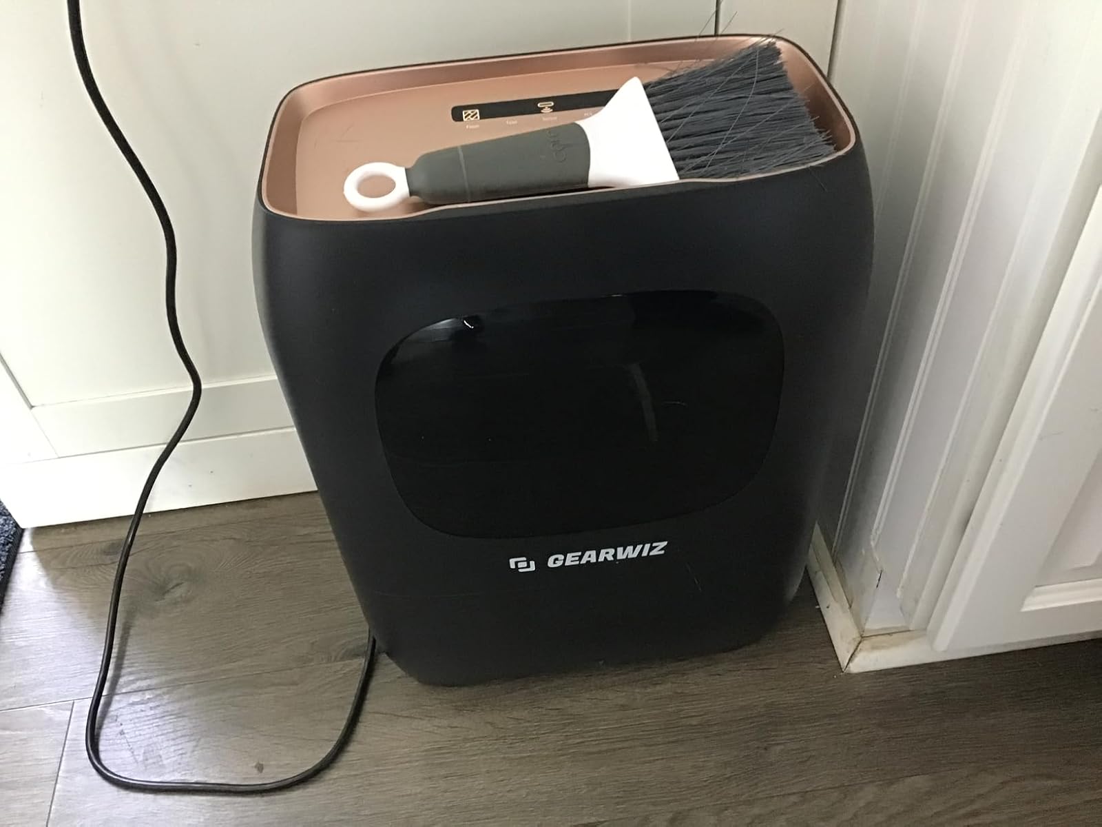 Touchless Vacuum & Dustpan